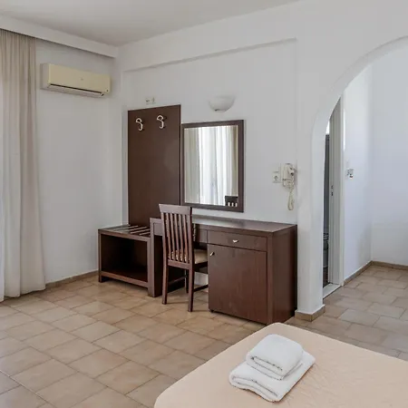 Elena & Aparthotel 3*