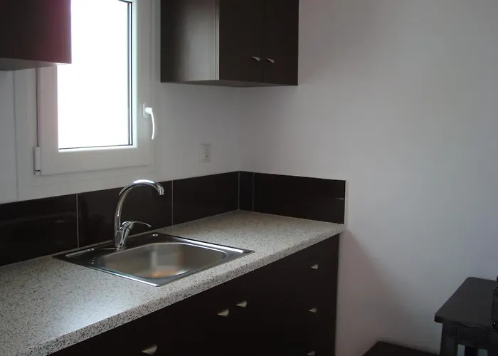 艾琳娜一室公寓及套房酒店