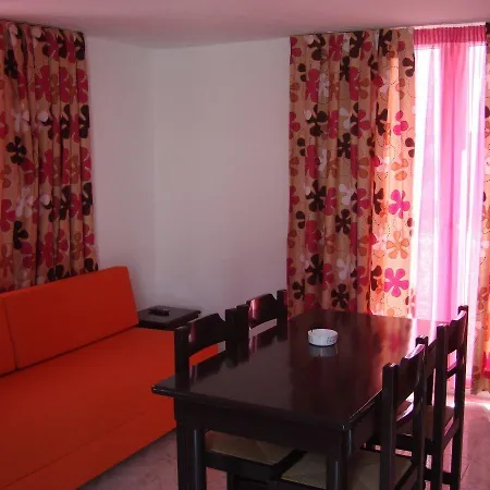 Elena & Hotel apartamentowy Ornos (Mykonos)