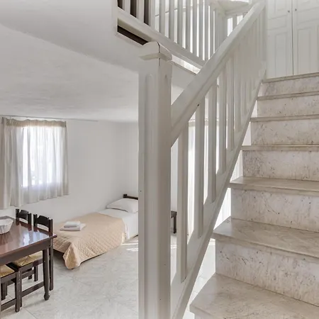 Elena & Lejlighedshotel