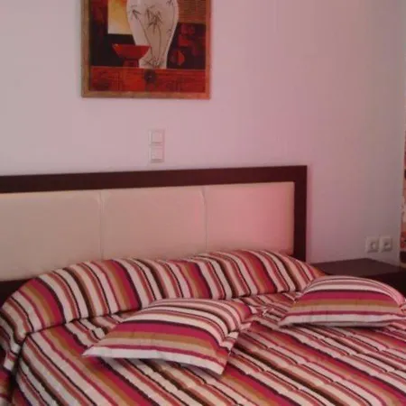 Aparthotel Elena & 3*