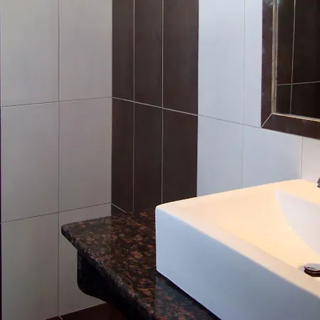 Elena & Апарт-отель Орнос