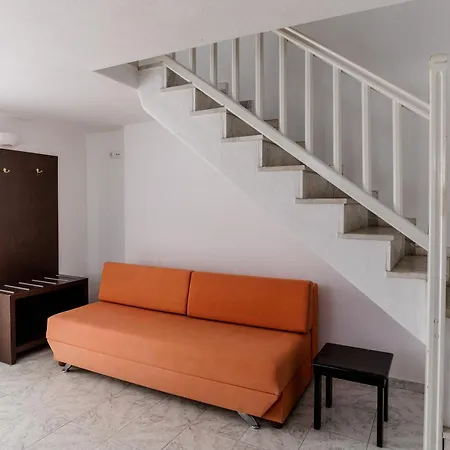 Апарт-отель Elena & 3*