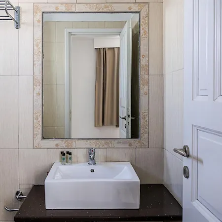 Elena & Апарт-отель Орнос