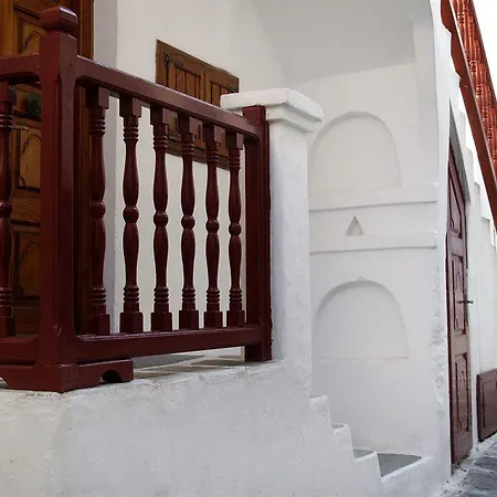 Elena Studios&suites