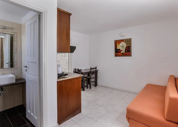 Elena & Apartmanhotel Ornósz