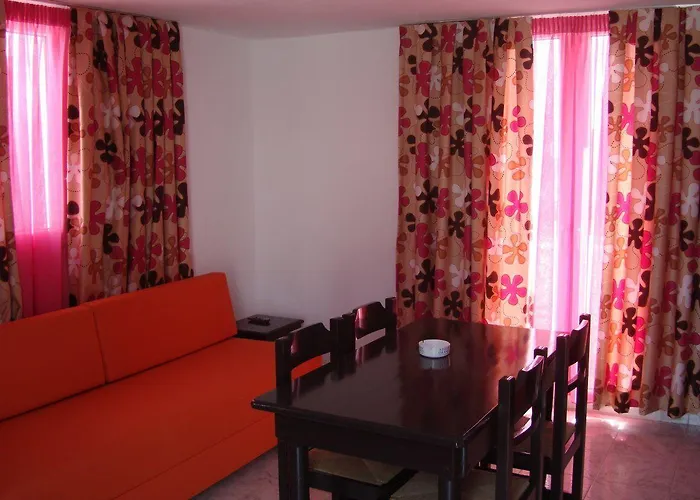 Apartmanhotel Elena & Ornósz